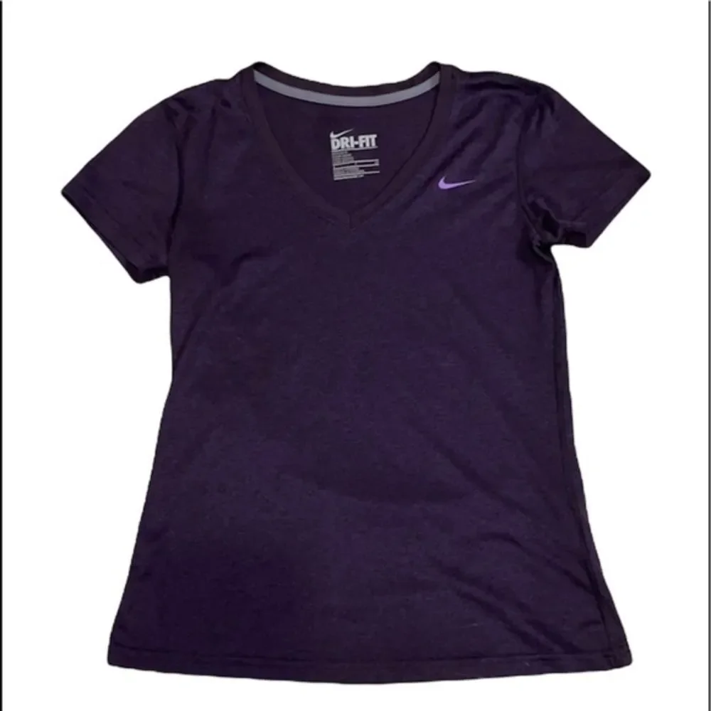 Nike Dri-Fit Training T-Shirt V Neck Purple Top Woman Small Short Sleeve